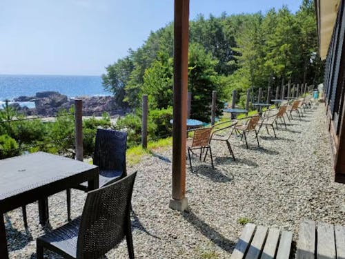 気持ちの良いテラス席も完備しています。