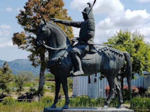 町内公園の藤堂 高虎像