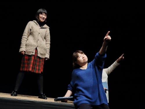 町の人が町のエピソードを演劇