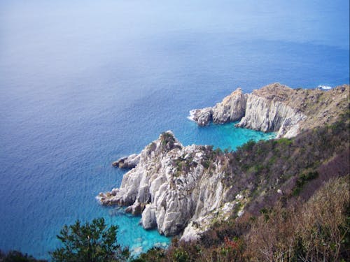 沖の島名所「白岩岬」