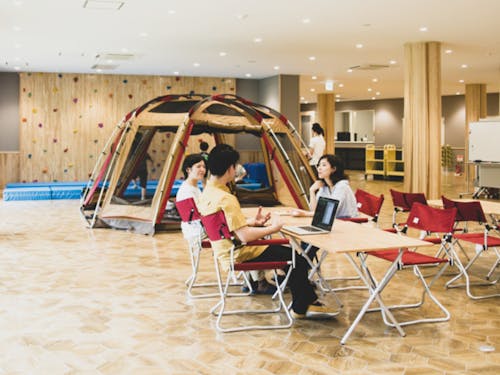 リラックスして会話できる交流ラウンジ