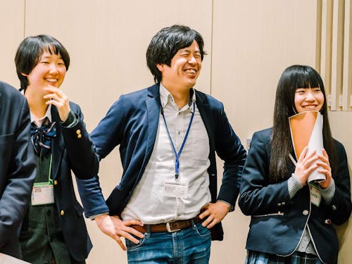 事業責任者の長谷川(真ん中)