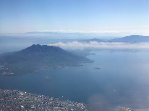 南北600kmあるかごしま 飛行機の窓から見える景色