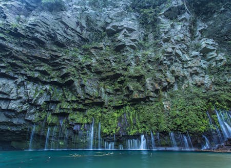 ”雄川の滝”はインスタグラム映えするとして近年人気のスポットです。