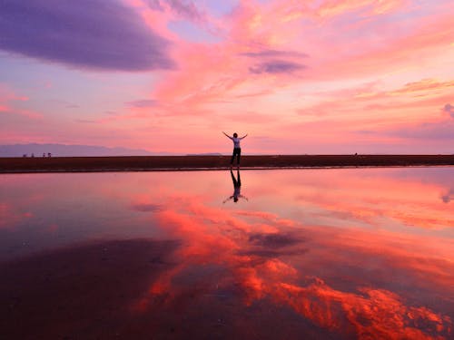 父母ヶ浜の夕焼けをバックにパシャリ