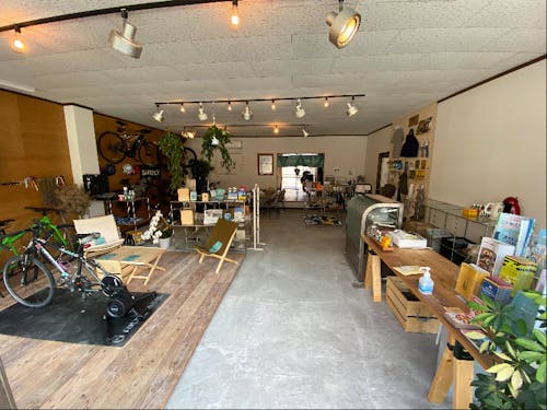 grav bicycle station 内観