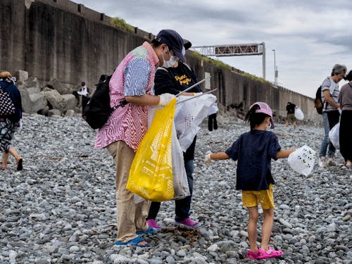 ビーチクリーンアップの様子