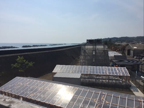 塩づくりのためのビニールハウス