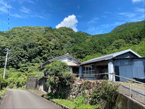 住居も確保。家からも海が見えます。