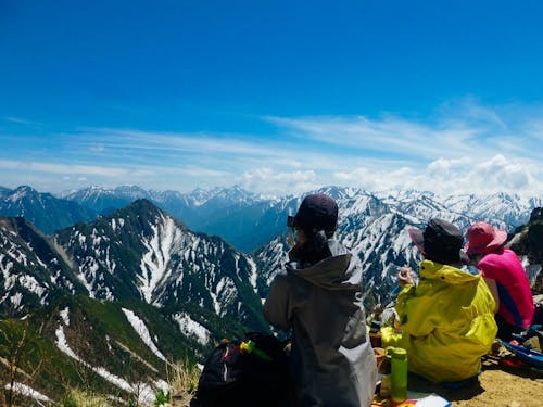 山が好きで移住する若い方も多い