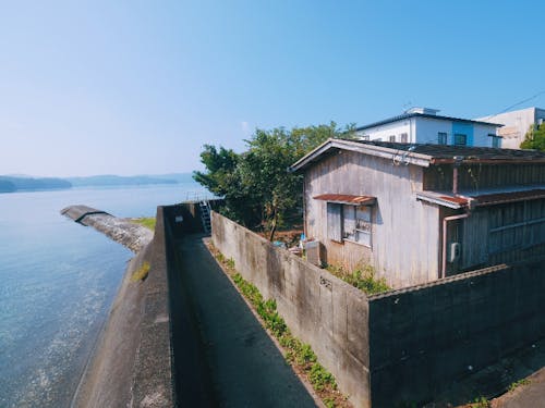 海まで徒歩10秒!庭付平屋建て物件