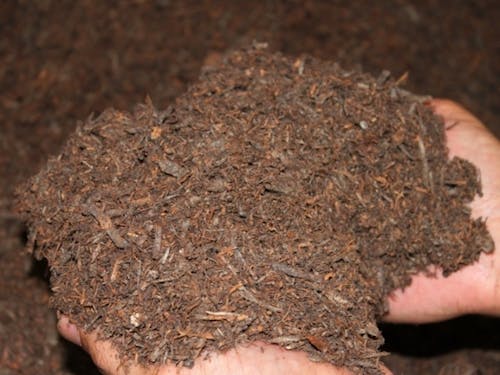 草木類を主原料とした「うすき夢堆肥」