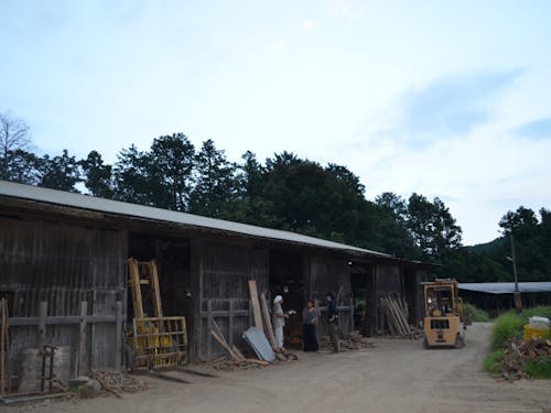 紀北町矢口浦にある炭焼き窯「炭焼きの里 星おろし」。