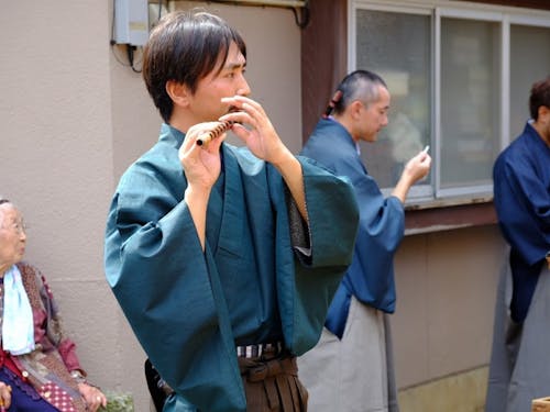 移住コーディネーターの長谷川氏。福井市越前海岸盛り上げ隊の隊長も務めています。