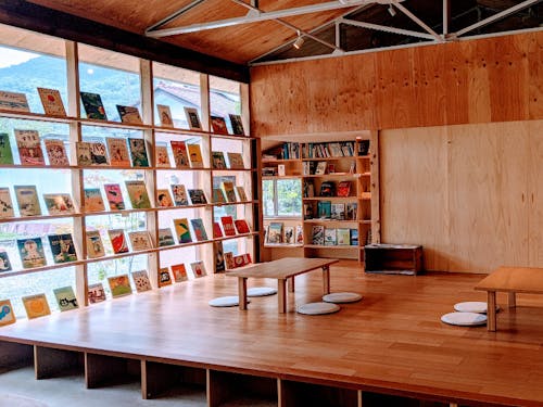 絵本カフェ「タテノイト」