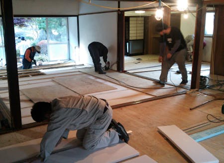 有志で空き家の改修