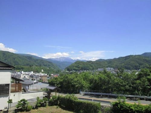 高遠の街中にあります。