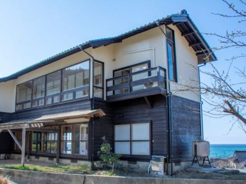 海を眺めるシェアハウス