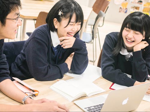 カタリバのMISSIONは「意欲と創造性をすべての10代へ」