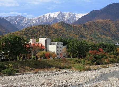 北アルプス山麓、豊かな自然に抱かれた大町温泉。