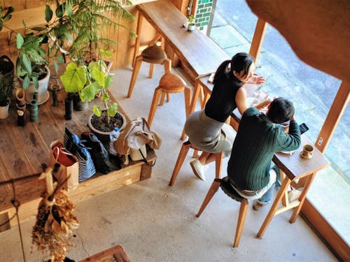 お茶するお客さん