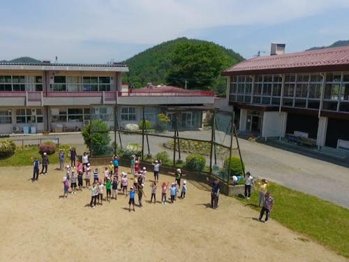 小規模特認校に認定されている新山小学校