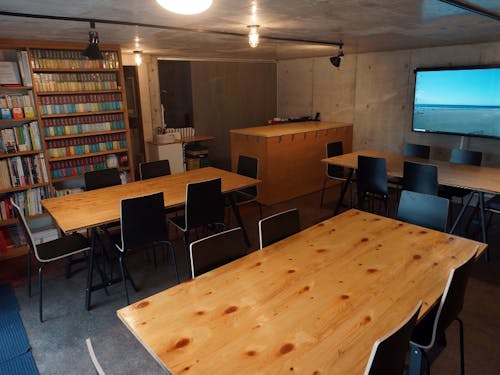 会場は鎌倉・材木座の「Le Garage Kamakura (ガラージ鎌倉)」です