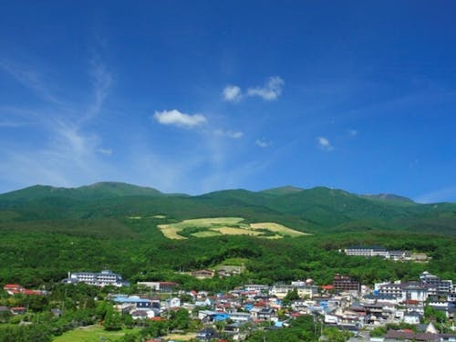 二本松市内から見た安達太良山