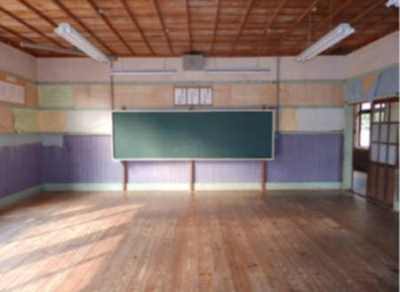 かつて学校だった雰囲気も保ちながら新しいチャレンジの空間に(整備前)