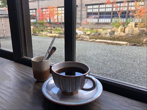 旧校舎を眺めながらのゆったりとした時間 ※イメージ