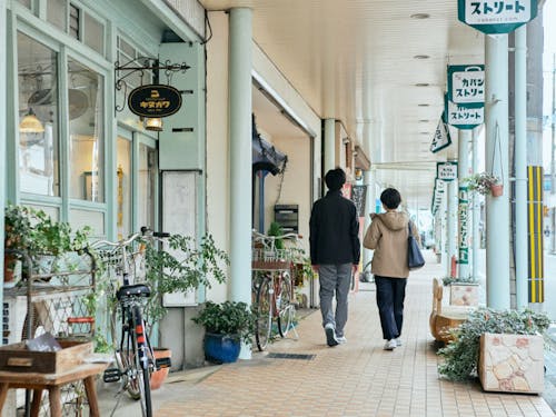 カバンストリートには、カバンの自販機も