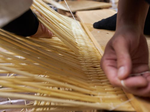 材料が均一ではないため全てが手作業