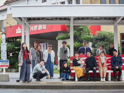 他メニューの隊員との繋がりも！（江原河畔劇場前にて）