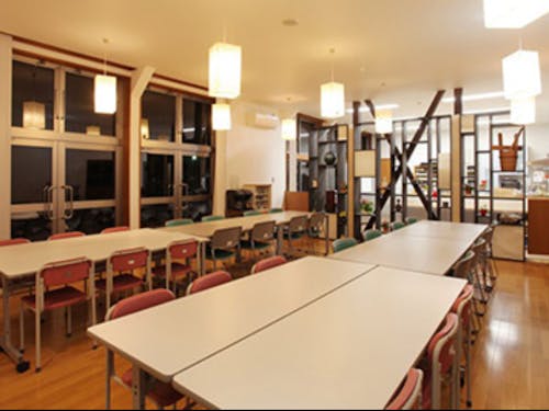 旧職員室が今では素敵なダイニングに!多様な活用方法