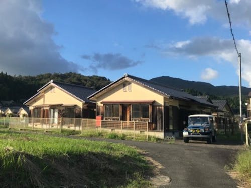 スタッフの車を停めてみました!