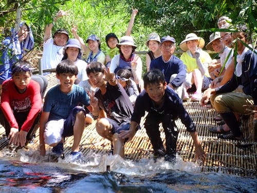 鮎を捕る簗(やな)を作るワークショップイベントにて
