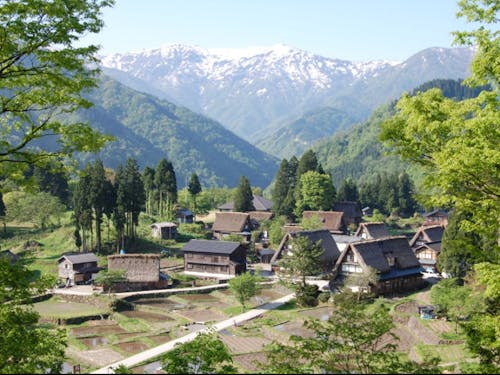 山もあります~世界遺産相倉合掌造り集落(南砺市)~