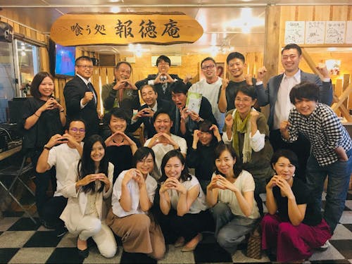 歓迎会の様子(写真は2019年。早く密になりたいですね・・)