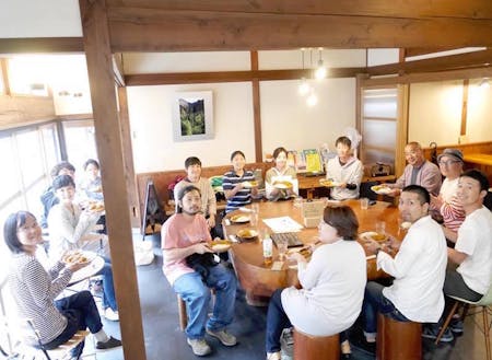 月1のオープンラボでは学びの共有と起業メンバー同士で交流。これは猟師カレー会