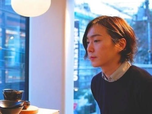 【鳥井弘文(司会)】1988年函館市生まれ。慶應義塾大学法学部法律学科卒業後、中国・北京へ渡り日系ITベンチャー企業に勤務、中国版Twitterと呼ばれる「ウェイボー」のPRに携わる。帰国後、ブログ「隠居系男子」を運営開始。2014年9月に起業し、株式会社Waseiを設立。ウェブメディア「灯台もと暮らし」やオンラインサロンの運営、企業やメーカーのオウンドメディア運営も手がけている。