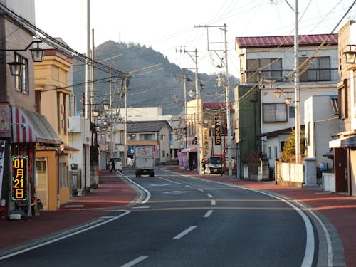 町のメインストリートにも空き店舗が点在しています