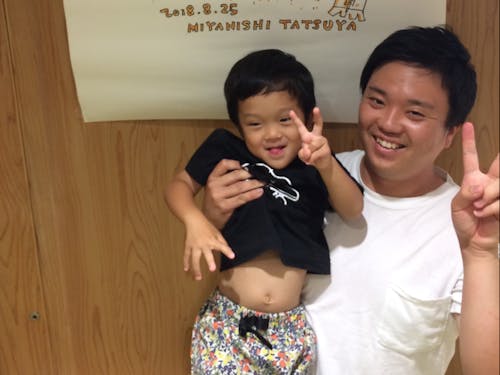 乾 智也(いぬい ともや)さんとお子さん