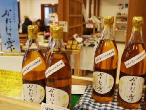 化学薬品を一切使用せず、一雫ずつ時間をかけて抽出した「なたねの雫」