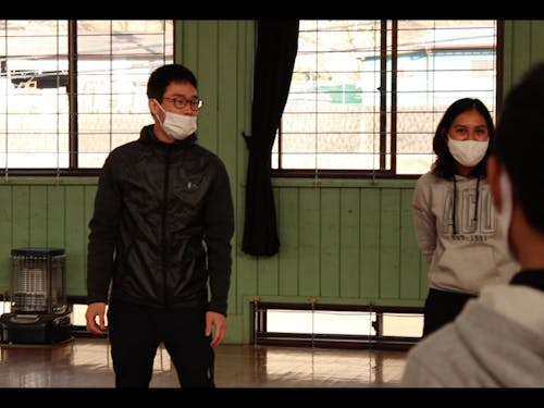 鰐淵隊員。得意の英語をいかした活動を行っている