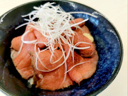 美味しい食べ物が多いのも魅力。毎日のご飯、野菜、お味噌が美味しいって素晴らしいね。