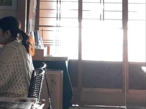 家守の平井さんオーナーの「ケントスコーヒー」での仕事タイム。