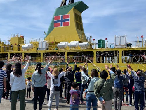 3月は島から離れる人の見送りが風物詩