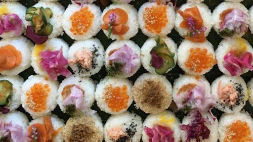 軽食は海士町おにぎりをご用意!