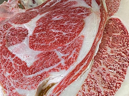 濃縮した肉の旨みが味わえる「サステナブル 熟」。