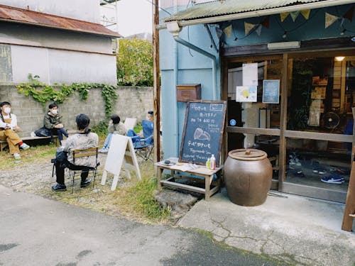 焼き芋販売したらティピー前がカフェ化した様子